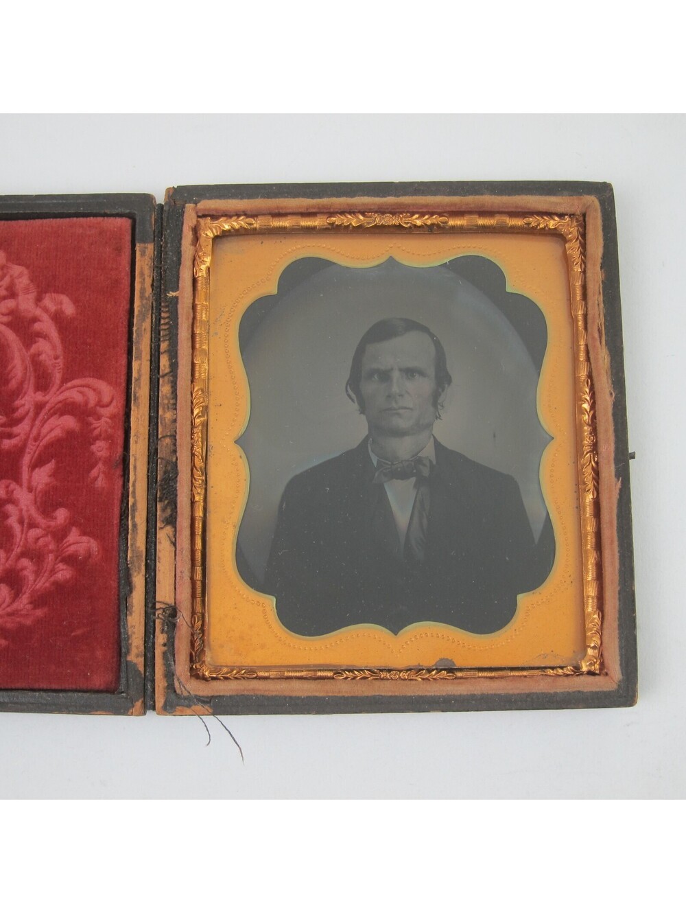 Tintype Photo Man Portrait Black Tie Dress Coat Union Case Gold Frame Antique